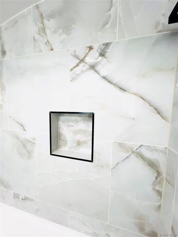 17347 Hartwell Street, Detroit, MI 48235