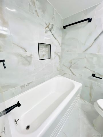 17347 Hartwell Street, Detroit, MI 48235