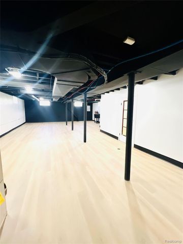 17347 Hartwell Street, Detroit, MI 48235