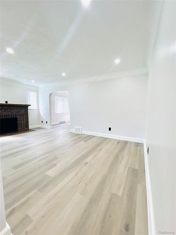 17347 Hartwell Street, Detroit, MI 48235