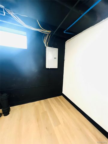 17347 Hartwell Street, Detroit, MI 48235