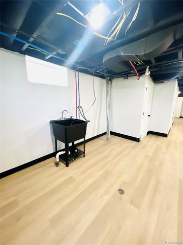 17347 Hartwell Street, Detroit, MI 48235