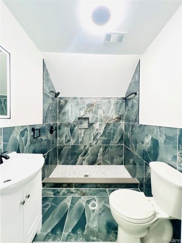 17347 Hartwell Street, Detroit, MI 48235