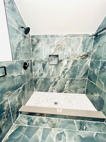 17347 Hartwell Street, Detroit, MI 48235