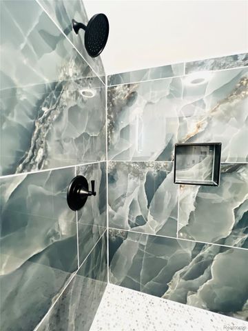 17347 Hartwell Street, Detroit, MI 48235