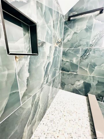 17347 Hartwell Street, Detroit, MI 48235