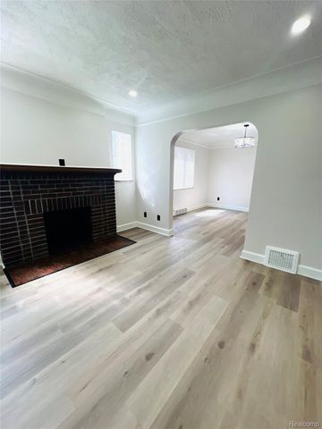 17347 Hartwell Street, Detroit, MI 48235