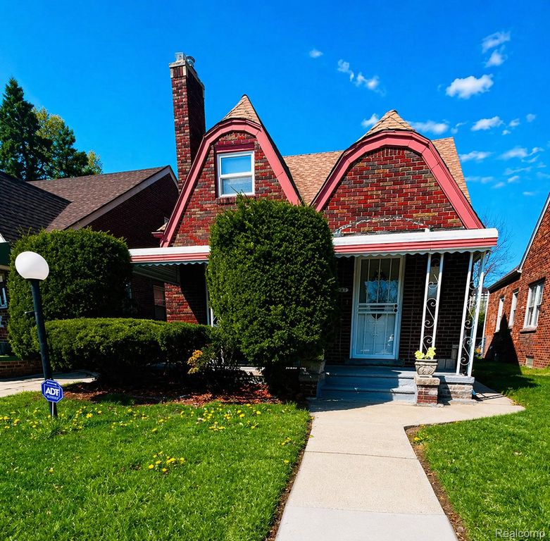 17347 Hartwell Street, Detroit, MI 48235