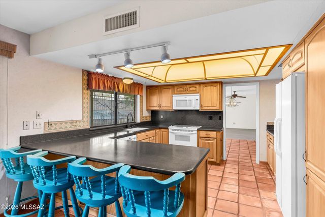 10760 E Placita Los Reyes, Tucson, AZ 85748