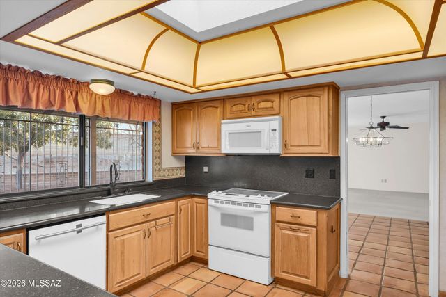 10760 E Placita Los Reyes, Tucson, AZ 85748