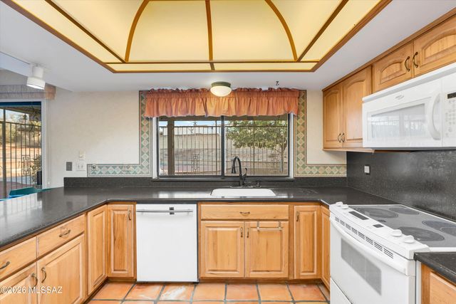 10760 E Placita Los Reyes, Tucson, AZ 85748