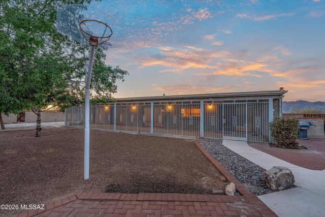 10760 E Placita Los Reyes, Tucson, AZ 85748