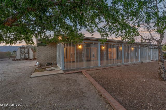 10760 E Placita Los Reyes, Tucson, AZ 85748
