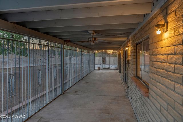 10760 E Placita Los Reyes, Tucson, AZ 85748