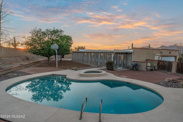 10760 E Placita Los Reyes, Tucson, AZ 85748