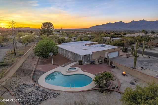 10760 E Placita Los Reyes, Tucson, AZ 85748