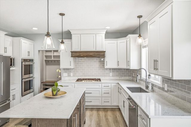 18612 Dunbury Avenue, Farmington, MN 55024