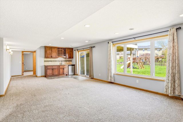 18612 Dunbury Avenue, Farmington, MN 55024