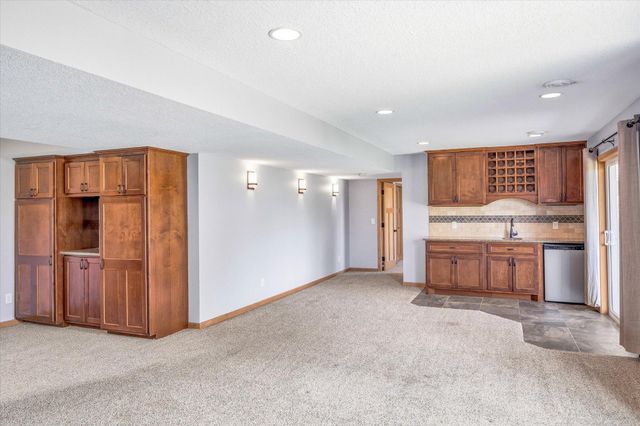 18612 Dunbury Avenue, Farmington, MN 55024