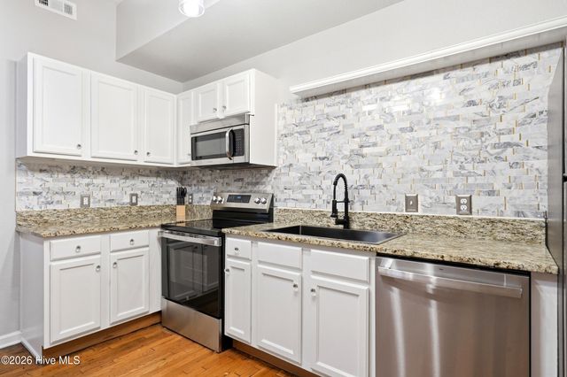 304 N Front Street Apt E, Wilmington, NC 28401