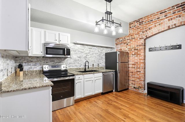 304 N Front Street Apt E, Wilmington, NC 28401