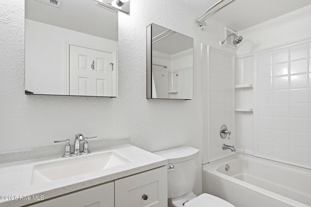 304 N Front Street Apt E, Wilmington, NC 28401