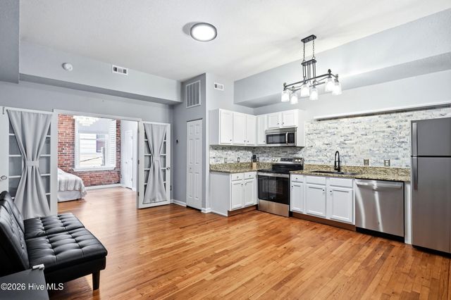 304 N Front Street Apt E, Wilmington, NC 28401