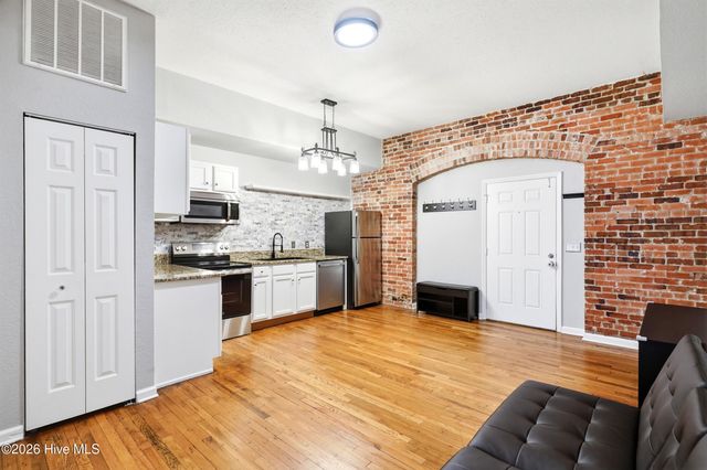304 N Front Street Apt E, Wilmington, NC 28401