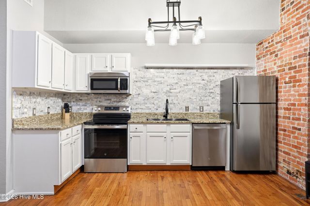 304 N Front Street Apt E, Wilmington, NC 28401