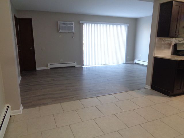 8149 W 83rd Place 1, Justice, IL 60458