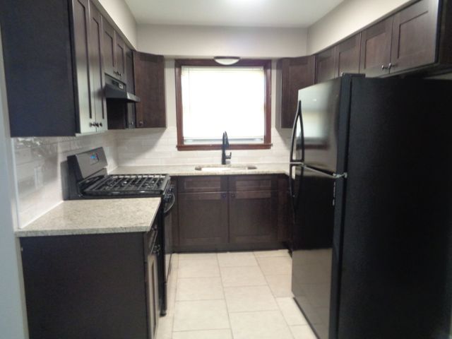 8149 W 83rd Place 1, Justice, IL 60458