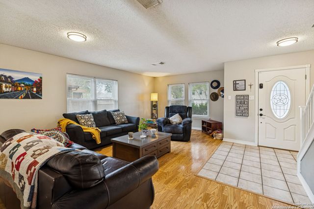 4826 Limestone Well Dr, San Antonio, TX 78247