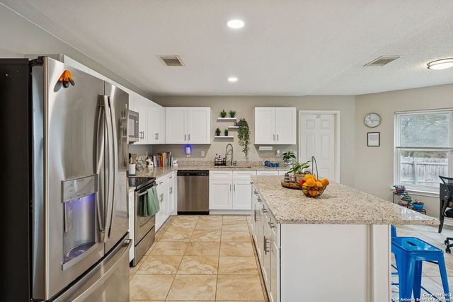 4826 Limestone Well Dr, San Antonio, TX 78247