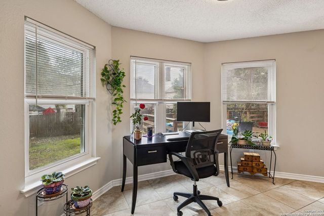 4826 Limestone Well Dr, San Antonio, TX 78247