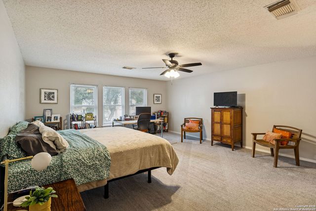 4826 Limestone Well Dr, San Antonio, TX 78247