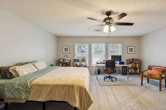 4826 Limestone Well Dr, San Antonio, TX 78247