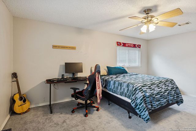 4826 Limestone Well Dr, San Antonio, TX 78247