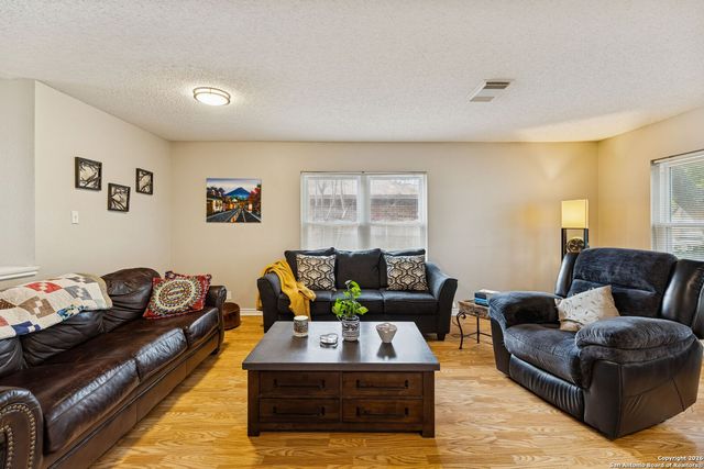 4826 Limestone Well Dr, San Antonio, TX 78247