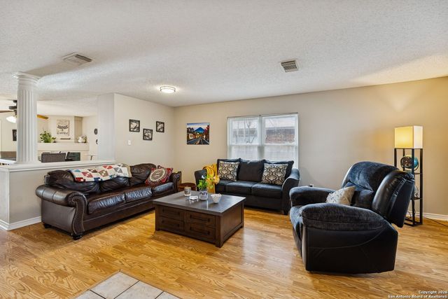 4826 Limestone Well Dr, San Antonio, TX 78247