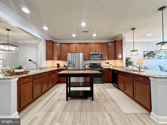 30 STEEPLECHASE DR, La Plata, MD 20646