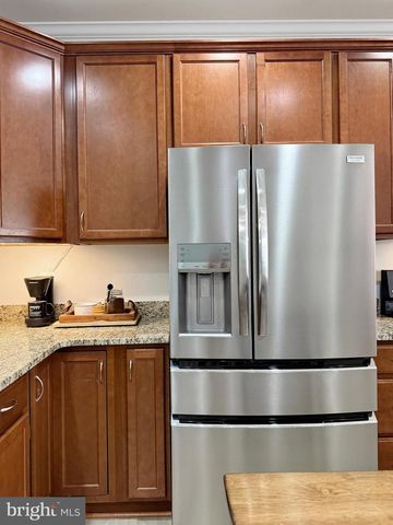 30 STEEPLECHASE DR, La Plata, MD 20646