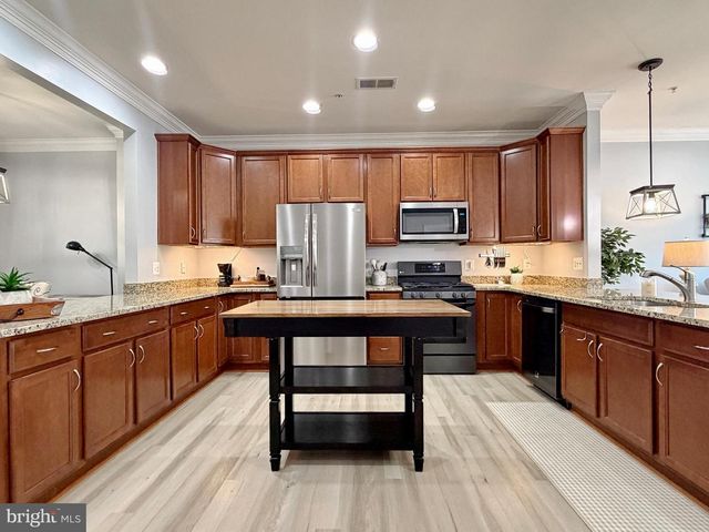 30 STEEPLECHASE DR, La Plata, MD 20646