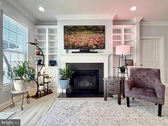 30 STEEPLECHASE DR, La Plata, MD 20646