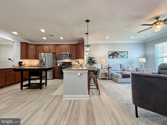 30 STEEPLECHASE DR, La Plata, MD 20646