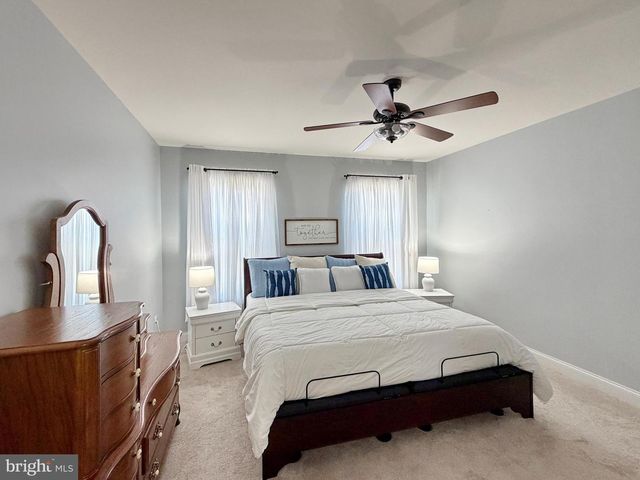 30 STEEPLECHASE DR, La Plata, MD 20646