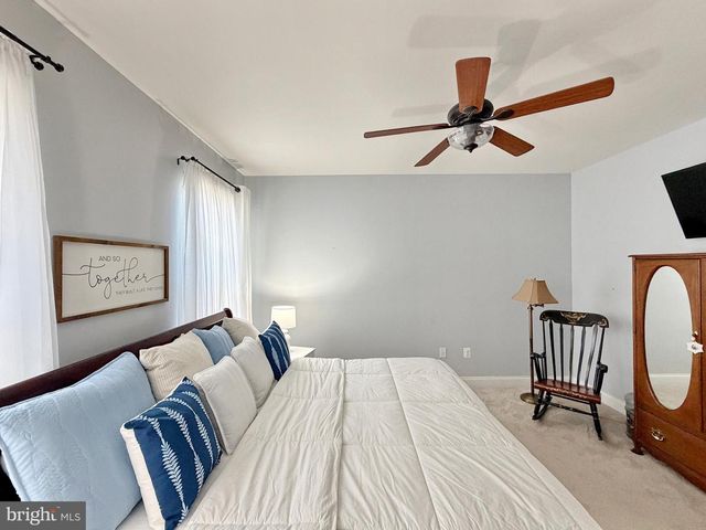 30 STEEPLECHASE DR, La Plata, MD 20646