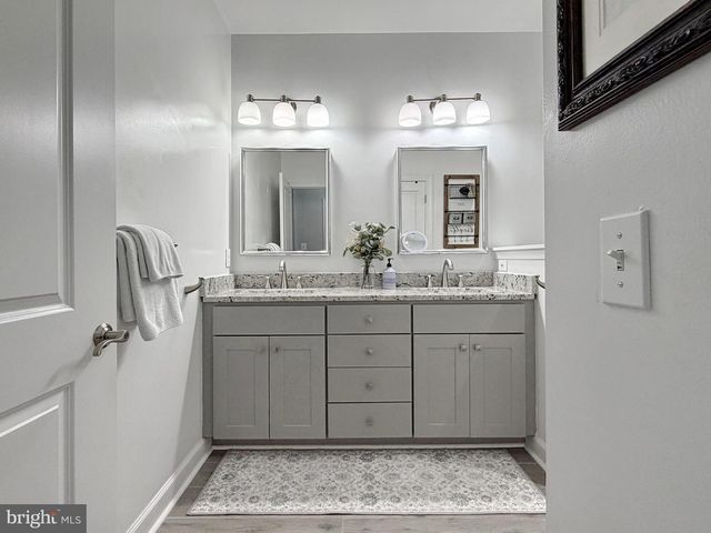 30 STEEPLECHASE DR, La Plata, MD 20646