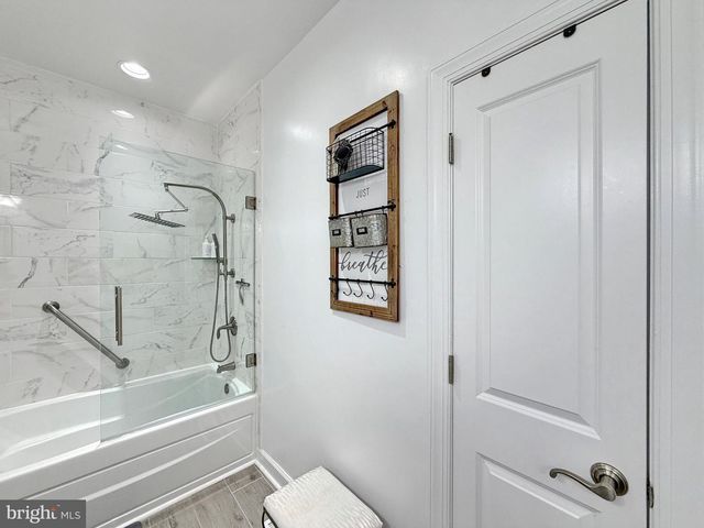 30 STEEPLECHASE DR, La Plata, MD 20646