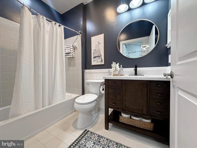 30 STEEPLECHASE DR, La Plata, MD 20646