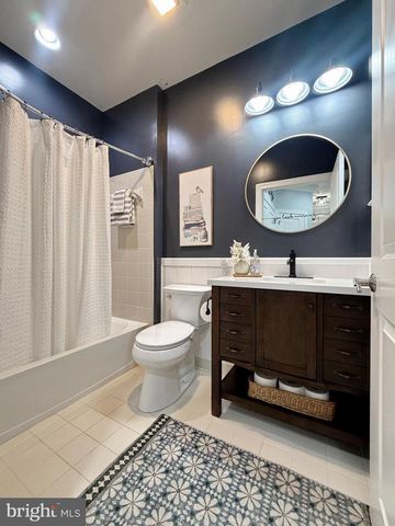 30 STEEPLECHASE DR, La Plata, MD 20646